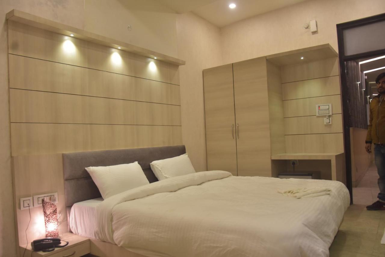 Hotel Mahendra Plaza Hardoi 外观 照片